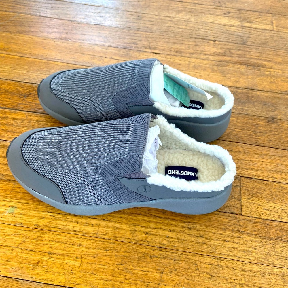NWT Lands’ End slipper clogs